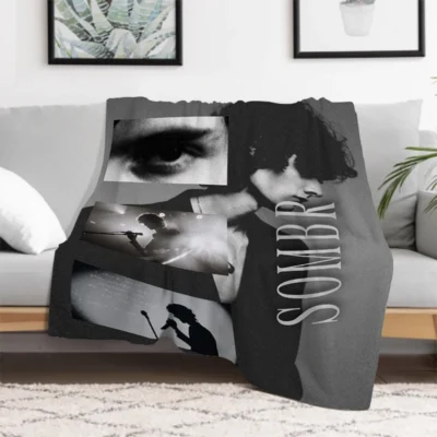 Sombr Dream Of Art Throw Blanket