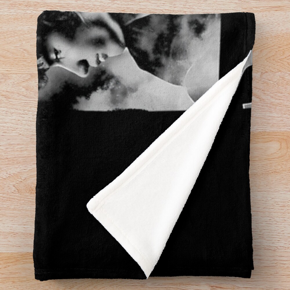 Sombr Tour Throw Blanket - Image 2